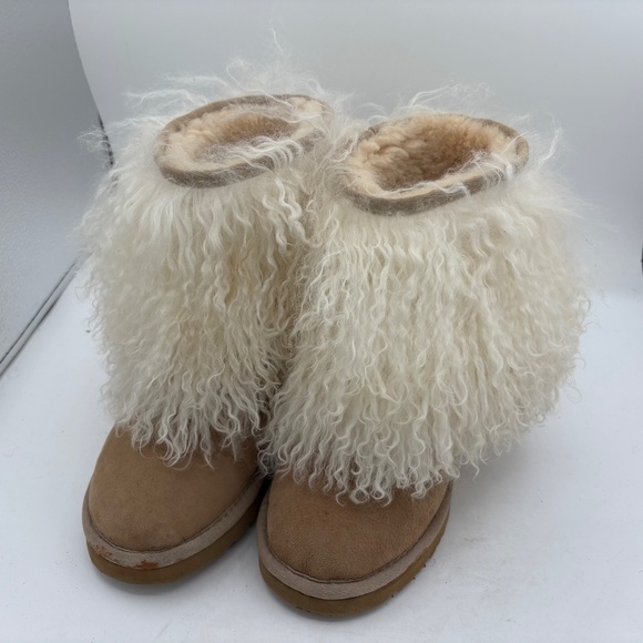 UGG Mongolian Sheepskin Cuff Short Boots 6 Ski Apres Furry Rare Fur Sand Cream - Picture 4 of 15